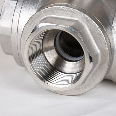 Válvula de agua industrial de plataforma alta de tres vías con bola flotante femenina de acero inoxidable
